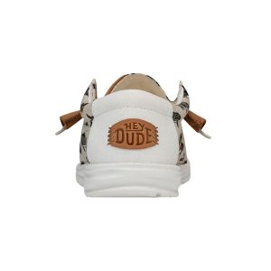 wally fish lure white