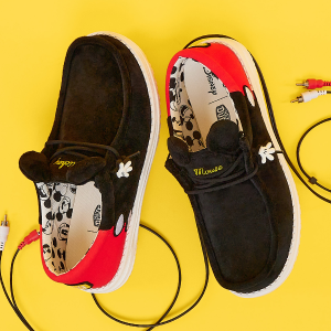 disney mickey mouse wally mickey black/red